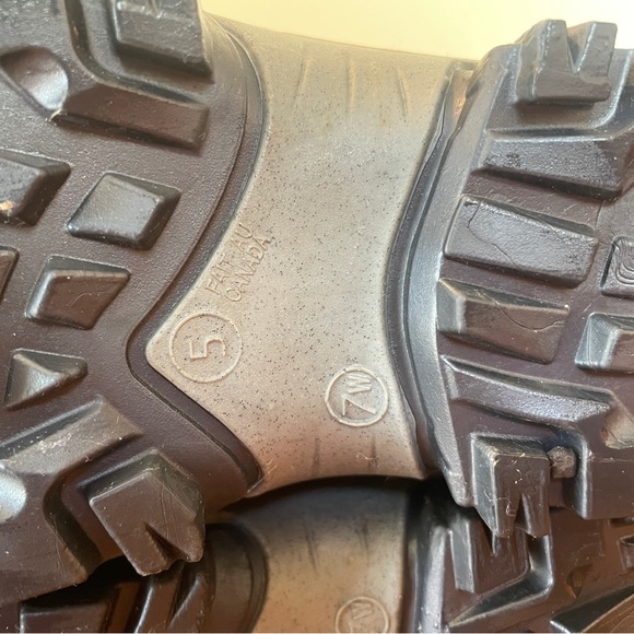 Baffin Black and Tan Winter Boots - Picture 6 of 6